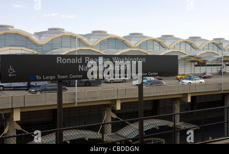 Ronald Reagan National Airport (DCA) u-Bahnstation, in der Nähe von Washington, DC. Stockfoto