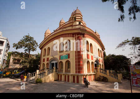Indien, Westbengalen, Kolkata, Dakshineswar Bahnhof, einzigartige Architektur nahe gelegenen Kali Tempel nachempfunden Stockfoto