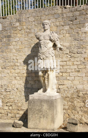 Statue des römischen Feldherrn in Villasse Roman ruins, Vaison la Romaine, Frankreich Stockfoto