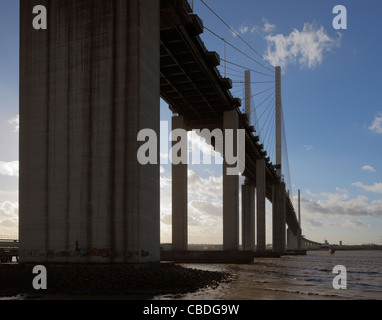 Die Queen Elizabeth II Brücke über die Themse. Stockfoto