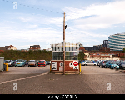 Ehemaligen Boddingtons Brauerei Gelände jetzt einen Parkplatz in Manchester UK Stockfoto