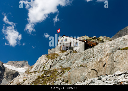 Berghütte Baechlitalhuette des Schweizer Alpenclubs, hinter Mt grober Diamentstock, Berner Alpen, Grimsel-Region, Schweiz Stockfoto