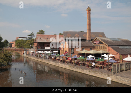 Die Cox Hof Restaurant am Fluss Avon in Stratford Upon Avon, Warwickshire, England, UK. Stockfoto