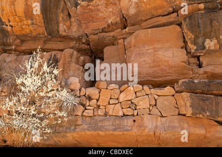 Antike Siedlung in Torotoro Nationalpark in Bolivien mit Gemälden auf Felsen Stockfoto