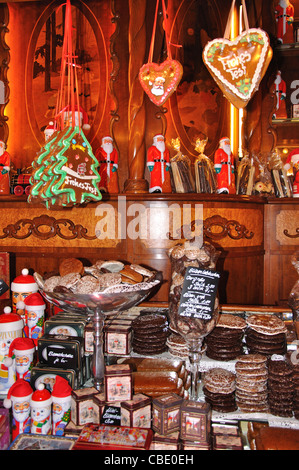 Schokolade Stand auf dem Weihnachtsmarkt, Rathausplatz, Hamburg, Metropolregion Hamburg, Bundesrepublik Deutschland Stockfoto