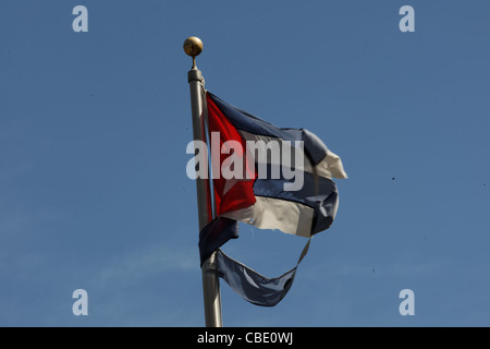 USA und Kuba Fahnen fliegen in der Schweinebucht-Gedenkstätte in Miami, Florida little Havana Nachbarschaft erinnert an die 17. April 1961 Stockfoto