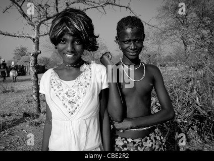 Mudimba Mädchen, Dorf Combelo, Angola Stockfoto