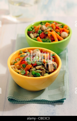 Gemüse mit Schinken und Majoran. Rezept zur Verfügung. Stockfoto