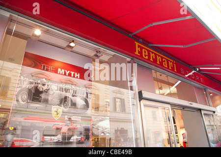 Ferrari Store Via Tomacelli Straße in Rom, Italien Stockfoto