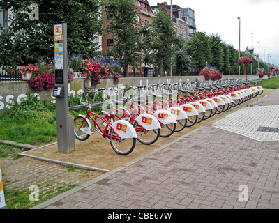 Fahrrad Fahrrad-Verleihstationen in Belgien; Europa Stockfoto