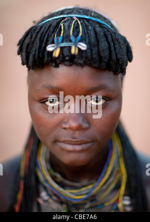 Mucawana Frau mit einem Juwel In ihrem Haar, Dorf Oncocua, Angola Stockfoto