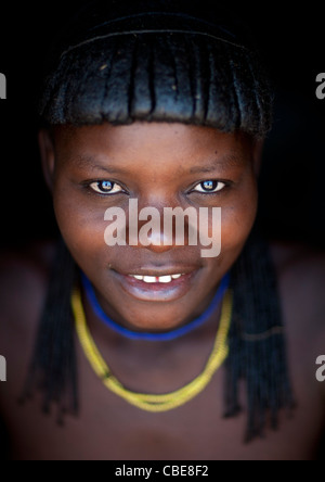 Mucawana Frau namens Namahonga, Dorf von Soba, Angola Stockfoto