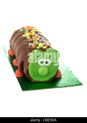 Beliebte Schokolade der Marke Caterpillar Geburtstag oder Feier Kuchen Isoliert gegen einen weißen Hintergrund mit Freistellungspfaden und keine Leute Stockfoto