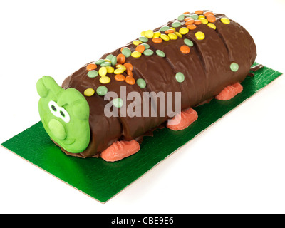 Beliebte Schokolade der Marke Caterpillar Geburtstag oder Feier Kuchen Isoliert gegen einen weißen Hintergrund mit Freistellungspfaden und keine Leute Stockfoto