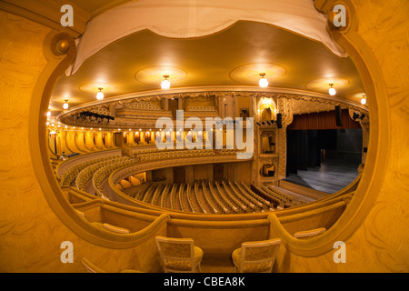 Eine Innenansicht der Vichy Opera House (Jugendstil). Frankreich-Vue Intérieure de l'Opéra de Vichy (Palais des Congrès). Stockfoto