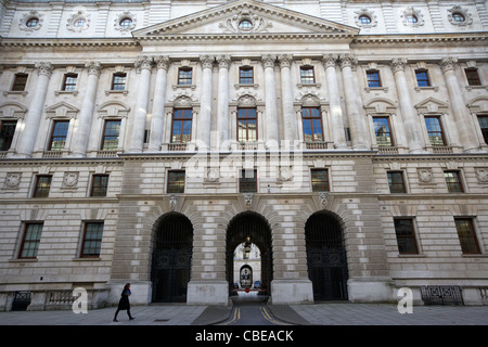 HM Einnahmen und Zoll- und hm Treasury britische Regierung offizielle Gebäude Whitehall London England Vereinigtes Königreich Großbritannien Stockfoto