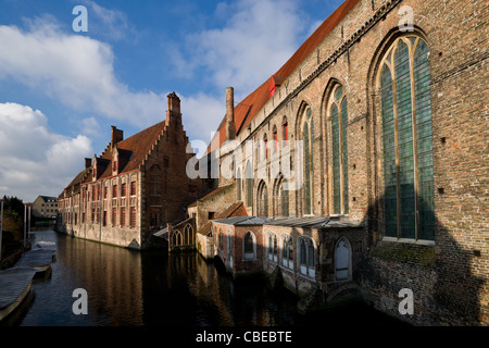 Ein Gebäude von Hans Memling Museum in Brügge Stockfoto