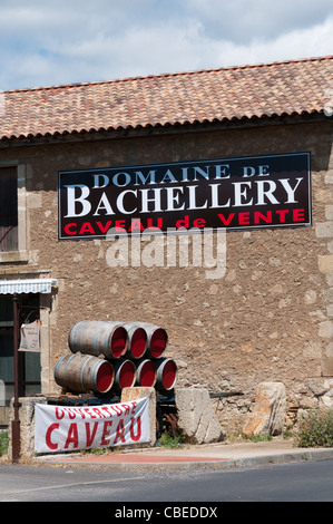 Domaine de Bachellery Wein Verkäufer am Stadtrand von Béziers, Languedoc im Süden Frankreichs. Stockfoto