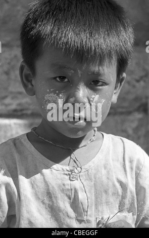 Porträts von Birma, eine Vision des Landes mit Hilfe der MÚdecins Sans FrontiÞres (Ärzte ohne Grenzen) - Genüsse ein Stockfoto