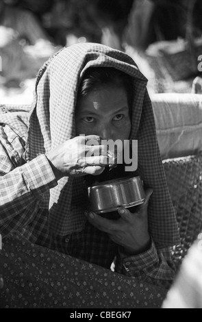 Porträts von Birma, eine Vision des Landes mit Hilfe der MÚdecins Sans FrontiÞres (Ärzte ohne Grenzen) - Genüsse ein Stockfoto