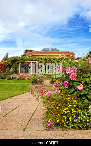 Die Sun-Pavillion in Harrogate Valley Gardens Stockfoto