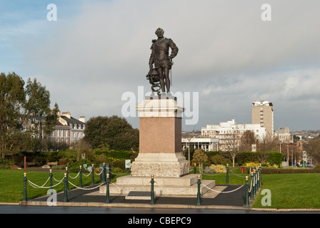 Statue von Sir Francis Drake von Joseph Böhm auf Plymouth Hacke in Devon Stockfoto