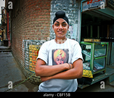 Turban Menschen in Indien besuchen die Sikhs auf den goldenen Tempel in Amritsar im nördlichen Indien Blick von indischen, Porträt von einem Stockfoto