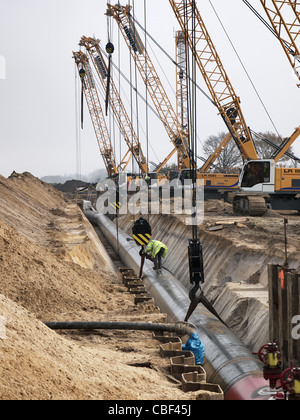 Bau einer Gas-Pipeline verbindet mit der Nord Stream-Pipeline zwischen Russland und Westeuropa. Stockfoto