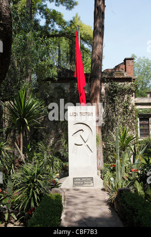 Grab von Leon Trotsky und Natalia Sedova, Museo Casa de Leon Trotsky, Leon Trotsky House Museum, Coyoacán, Mexiko-Stadt, Mexiko Stockfoto