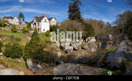 Große Felsen und Geröll im Wald von Huelgoat, Bretagne, Frankreich Stockfoto