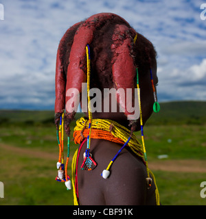 Mwila Mädchen mit den Haaren bedeckt mit Oncula Paste, Chibia, Angola Stockfoto