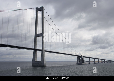 Der Öresund oder die Öresund-Brücke. Die Brücke verbindet Schweden und Dänemark, und es ist die längste Straße und Schiene Brücke in Europa Stockfoto