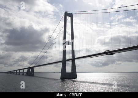 Der Öresund oder die Öresund-Brücke. Die Brücke verbindet Schweden und Dänemark, und es ist die längste Straße und Schiene Brücke in Europa Stockfoto