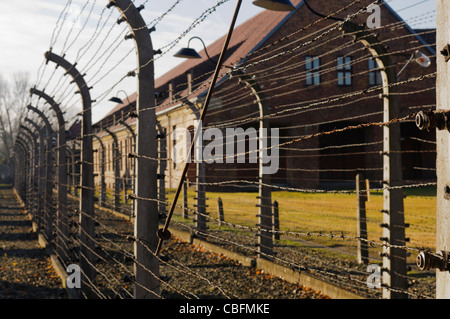 Elektrozaun bei Nazi-Konzentrationslager Auschwitz zu entfliehen-Kaserne Stockfoto