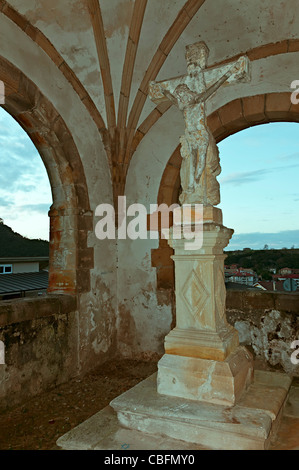 Hermitage für eine Skulptur des Christus gekreuzigt in Stein bei Solares Town, orientalische Kantabrien, nördlich von Spanien, Europa Stockfoto