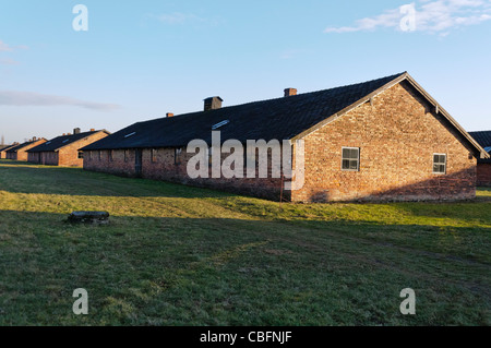 Ziegel-Kaserne für Frauen und Kinder im KZ Auschwitz II Berkenau WW2 Nazi Stockfoto