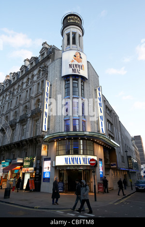 Das Prince Of Wales Theatre zeigt Mamma Mia im Theatreland west end London England Großbritannien Grossbritannien Stockfoto