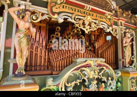 Dutch Straße Orgel - Australian Fair Melbourne Victoria Keyframe Noten vom historischen europäischen Organ von der Tätigkeitsschnittes Stockfoto