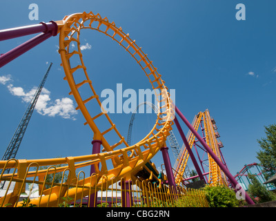 Achterbahn im Freizeitpark Elitch Gardens in Denver, Colorado. Stockfoto