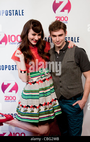 KARMIN Fuß dem roten Teppich bei Z100 Jingle Ball 2011 im Madison Square Garden in New York City Stockfoto