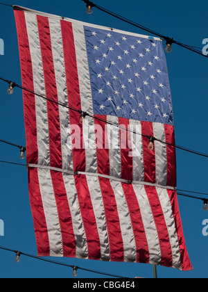 Larimer Square in Denver, Colorado mit amerikanischen Flaggen. Stockfoto