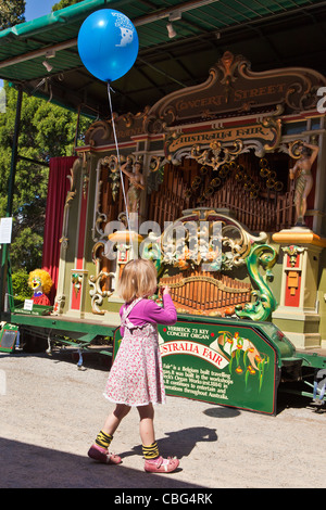 Dutch Straße Orgel - Australian Fair Melbourne Victoria Keyframe Noten vom historischen europäischen Organ von der Tätigkeitsschnittes Stockfoto