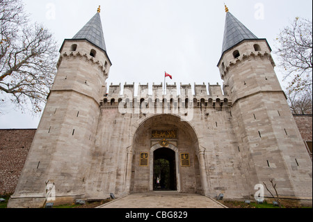 Eingangstor der Begrüßungen zum Topkapi Palast in Istanbul Türkei Stockfoto