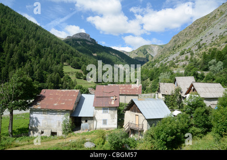 Le Pra Hamlet oder Alpine Village, Saint Dalmas-le-Selvage, Tal der Tinée, Route De La Bonette, Alpes-Maritimes, Frankreich Stockfoto