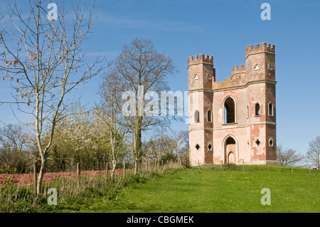 Die alten Belvedere Torheit auf einem Hügel des Weingutes erstritt, Devon Stockfoto