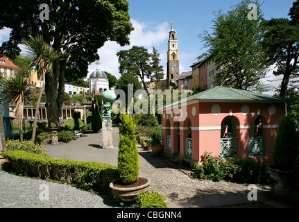 Malerische Szenerie an der Italianate Dorf Portmeirion auf die Glaslyn-Mündung. Stockfoto