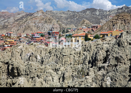 Häuser im Tal des Mondes/Valle de la Luna in der Nähe von La Paz, Bolivien Stockfoto