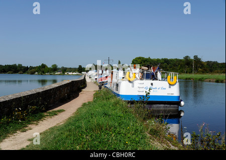 Etang de Baye Teich und Nivernais Kanal, Nationalpark Morvan, Nièvre, Burgund, Frankreich Stockfoto