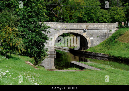 Canal du Nivernais, in der Nähe von Baye, Nationalpark Morvan, Nièvre, Burgund, Frankreich Stockfoto