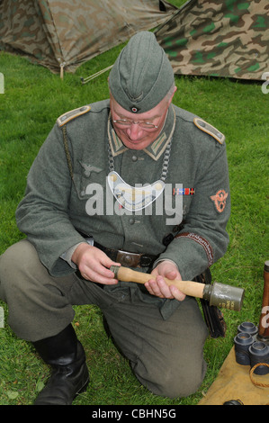 Mann verkleidet als deutscher Nazi-Offizier in Reenactment WWII Krieg in Glendale, Maryland Stockfoto